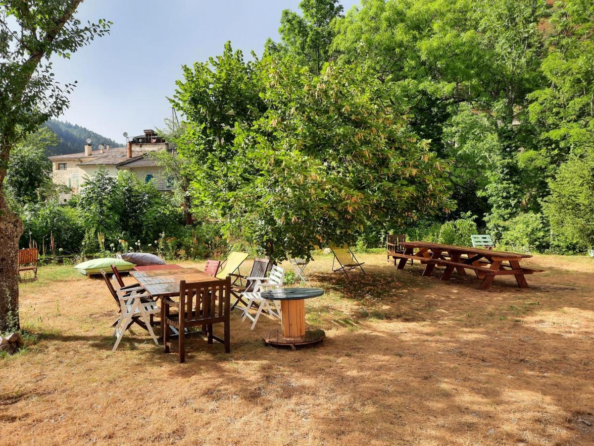 La Bergerie A Menee Hotel Châtillon-en-Diois Екстериор снимка
