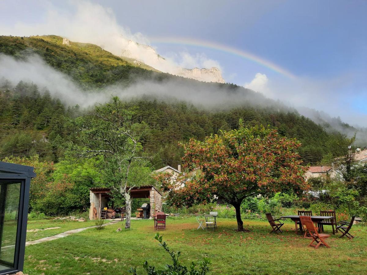 La Bergerie A Menee Hotel Châtillon-en-Diois Екстериор снимка