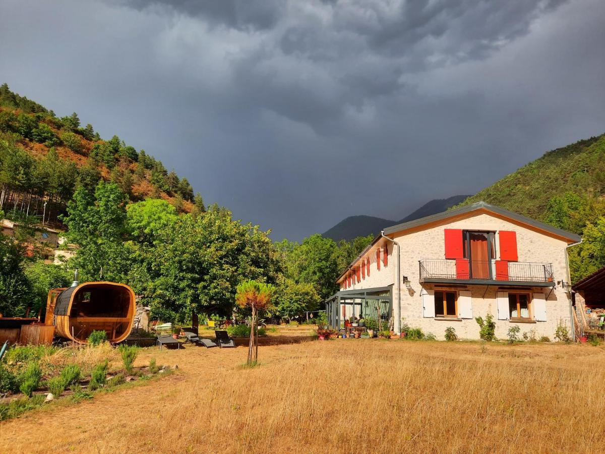 La Bergerie A Menee Hotel Châtillon-en-Diois Екстериор снимка